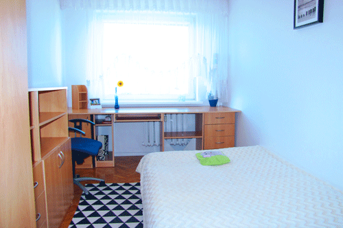 Kwatery prywatne Gdańsk wynajem. Sypialnia mniejsza. Mieszkanie MORSKIE. Kwatera nad morzem dla 8 osób do wynajęcia. 