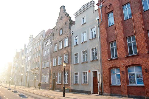 Apartamenty Gdańsk wynajem Kwatery prywatne Gdańsk wynajem Starówka Ogarna - widok na kamienicę apartamentu. Kwatera nad morzem dla 4 osób do wynajęcia. Zapraszamy na Nowy Rok i Sylwestra