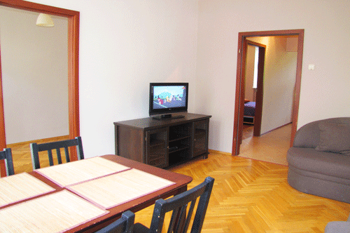 Apartamenty Gdask wynajem Kwatery prywatne Gdask wynajem. Apartament Gdask SCHOPENHAUER 80-834 Gdask ul. w. Ducha 111-113. Salon - widok na dwie sypialnie