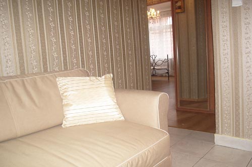 Apartamenty Gdask wynajem. Kwatery prywatne Gdask wynajem. Apartamenty Gdask Starwka. Apartament do wynajcia dla 4 osb Gdask PIWNA. Kuchnia-korytarz-salon widok oglny.